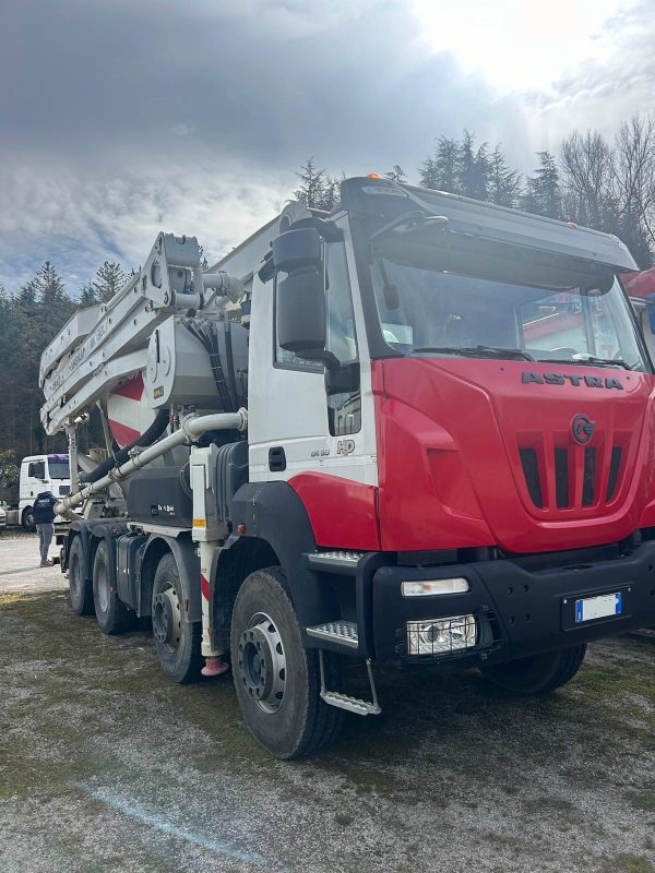 ASTRA HD9 + CIFA MK 32 BETONPOMPA
