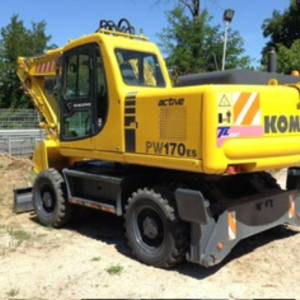 KOMATSU PW 170 ESCAVATORE GOMMATO